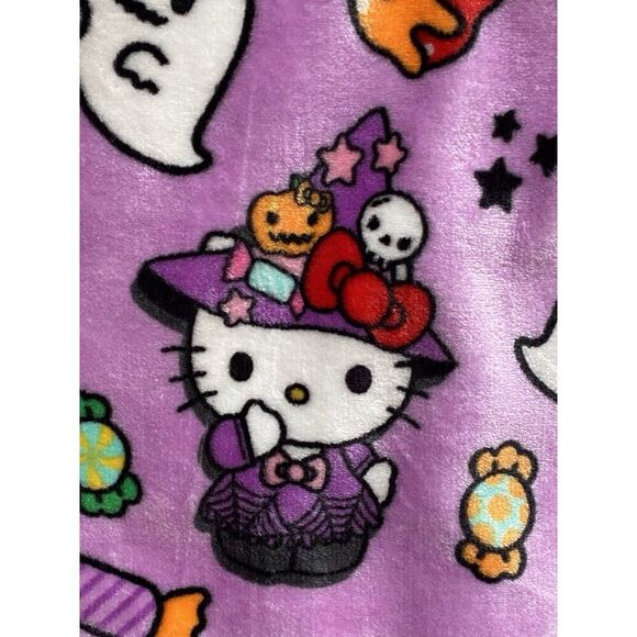 Hello Kitty Halloween Witchy Kitty 50 x 70" Purple Throw Blanket Ghost Bats NEW - Picture 13 of 13